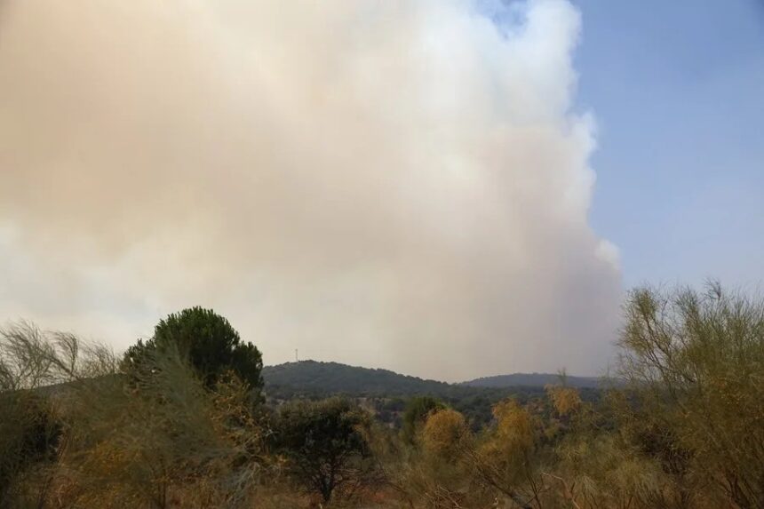 Los incendios provocan el cierre de 35 carreteras en toda España