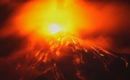 ESPECTACULARES IMÁGENES de la erupción del volcán de Fuego
