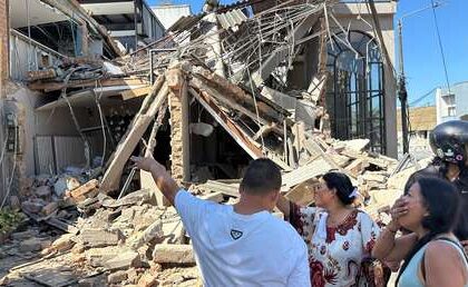 Suman más de 130 los muertos por el terremoto en Colombia