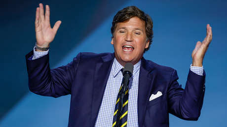 Tucker Carlson pregunta a un periodista por qué EE.UU. está obsesionado con Rusia y dice esto