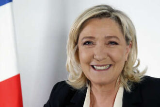 Principal opositora de Macron celebra 'no' de Islandia a la UE
