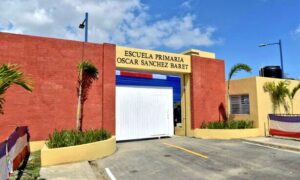 Matrícula récord y viejos males marcan el inicio del año escolar 2026-2027