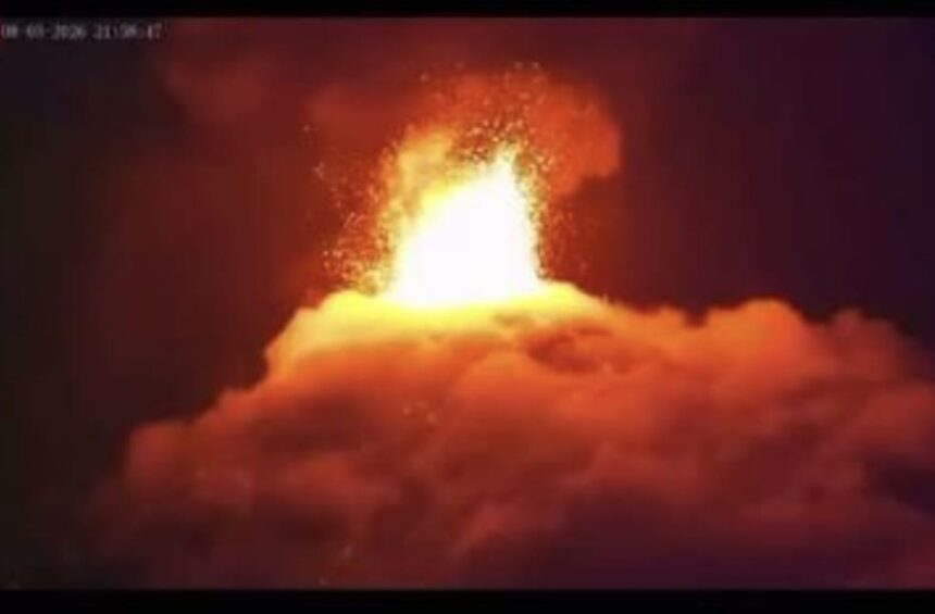 Emiten alerta de "peligro" tras la potente erupción de un volcán en Guatemala