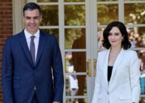 "Sánchez es un traidor": Ayuso 'estalla' tras segundo intento de inmigrantes por llegar a Ceuta