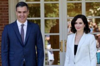 "Sánchez es un traidor": Ayuso 'estalla' tras segundo intento de inmigrantes por llegar a Ceuta