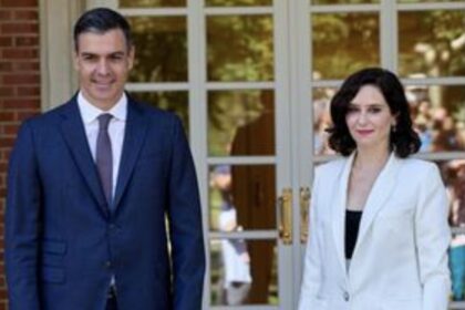 "Sánchez es un traidor": Ayuso 'estalla' tras segundo intento de inmigrantes por llegar a Ceuta