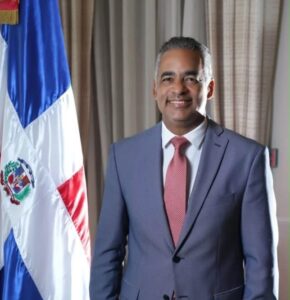 Abinader destituye a Celso Marranzini y designa a Joel Santos al frente del CUED