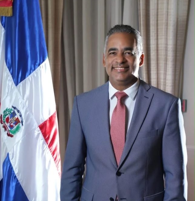 Abinader destituye a Celso Marranzini y designa a Joel Santos al frente del CUED