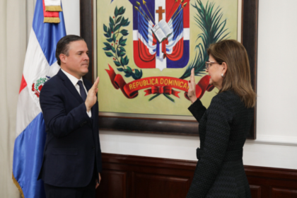 Vicepresidenta Raquel Peña juramenta a Jean Luis Rodríguez como nuevo ministro de Vivienda