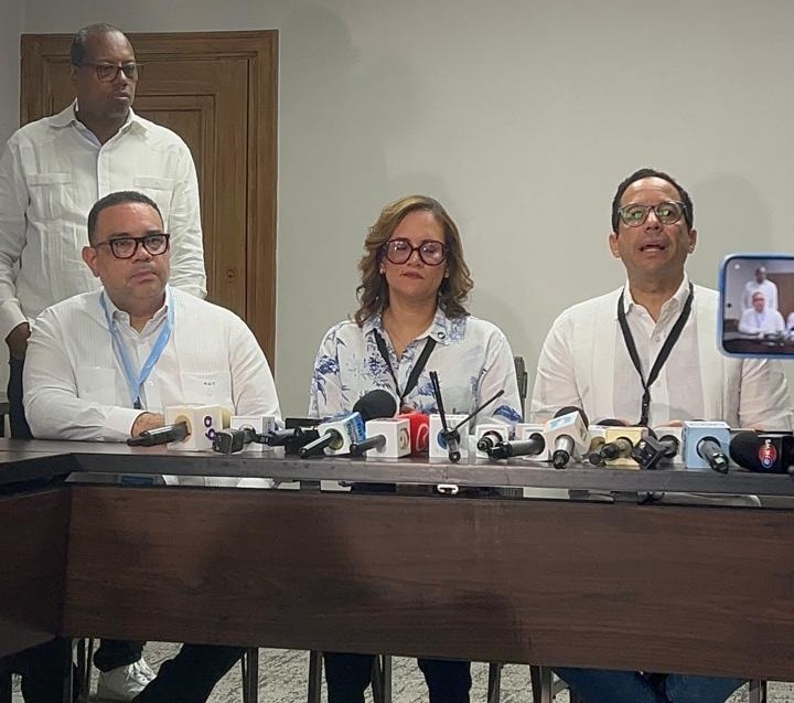 Nueva directiva del PRM pasa de dos a cuatro años en la posición