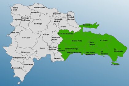 COE mantiene alerta verde en 10 provincias por la incidencia de una onda tropical