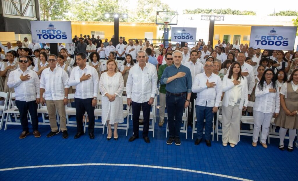 Abinader inaugura techado del Politécnico Mercedes Morel que beneficiará a más de 600 estudiantes en La Vega