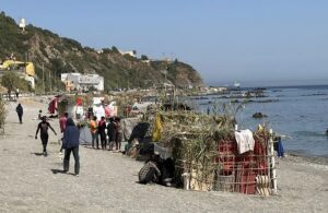 El presidente de Ceuta trasladará al Poder Judicial la crisis que vive la ciudad autónoma ante la «pasividad» del Gobierno 7 El Gobierno habilita 1.500 plazas de acogida temporal en Ceuta ante la presión migratoria