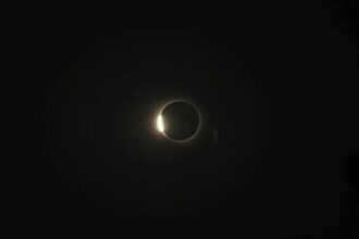 Adiós al eclipse de sol tras traer un anochecer anticipado y breve a parte de España