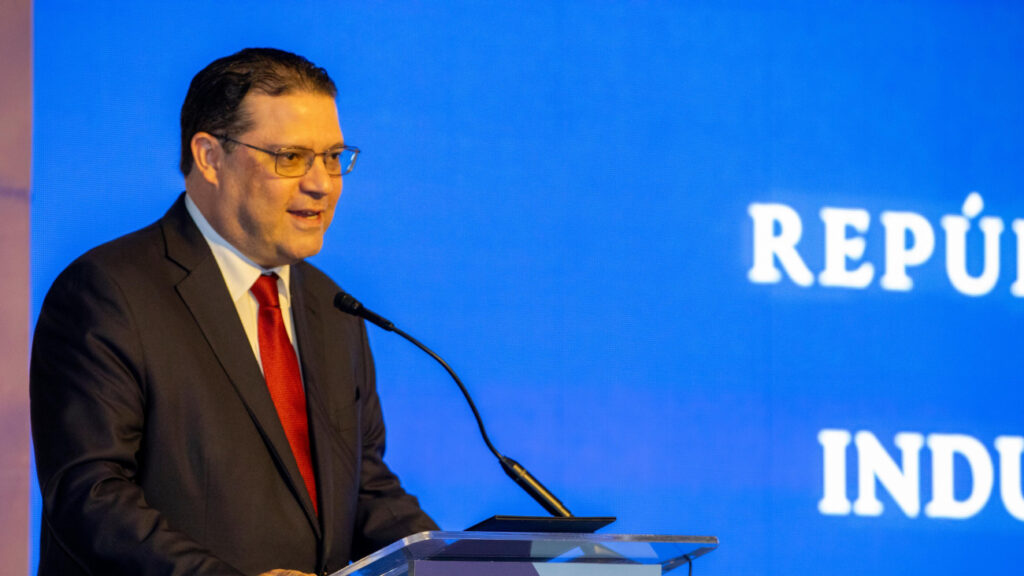 Ministro de Industria Comercio y Mipymes, Eduardo Sanz Lovatón, anuncia “Empresas en 24 Horas”, iniciativa que busca reducir la burocracia y tiempo de constitución de empresas