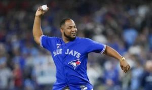 En medio de polémica con su esposa, Edwin Encarnación entra al Salón de la Fama de La Romana