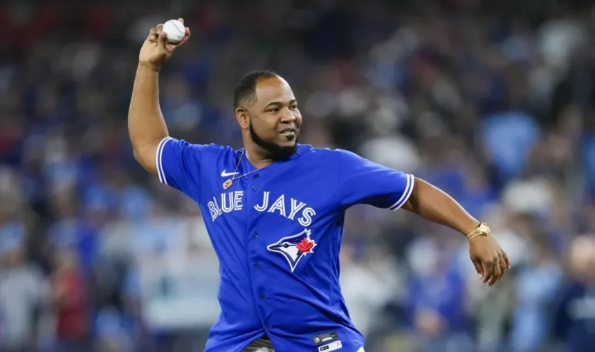 En medio de polémica con su esposa, Edwin Encarnación entra al Salón de la Fama de La Romana