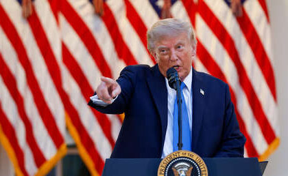 Trump lanza amenaza a países que tienen superávit con EE.UU.