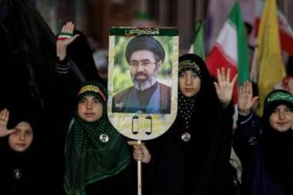 Presidente de Irán revela cómo se encuentra el ayatolá Mojtabá Jameneí
