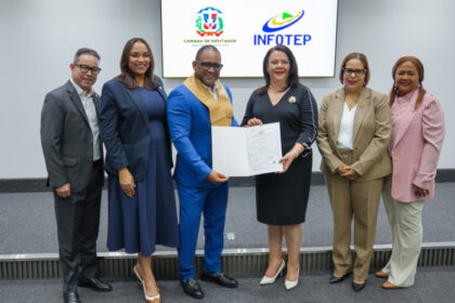 Infotep certifica a colaboradores de la Cámara de Diputados tras completar programa de formación