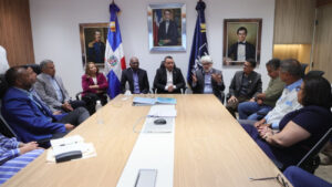 Abinader designa a Víctor Cedeño Brea como nuevo superintendente de Bancos 7 SNS y sociedades médicas coordinan acciones para fortalecer atención materna y neonatal