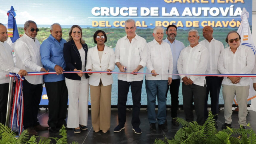 Abinader inaugura la carretera de Boca de Chavón