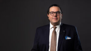 Abinader designa a Víctor Cedeño Brea como nuevo superintendente de Bancos