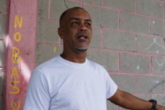 Dictan 18 meses cárcel a 5 hombres acusados de asesinato de líder comunitario de Los Alcarrizos por 50,000 pesos