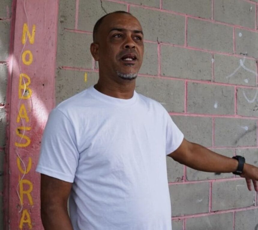 Dictan 18 meses cárcel a 5 hombres acusados de asesinato de líder comunitario de Los Alcarrizos por 50,000 pesos