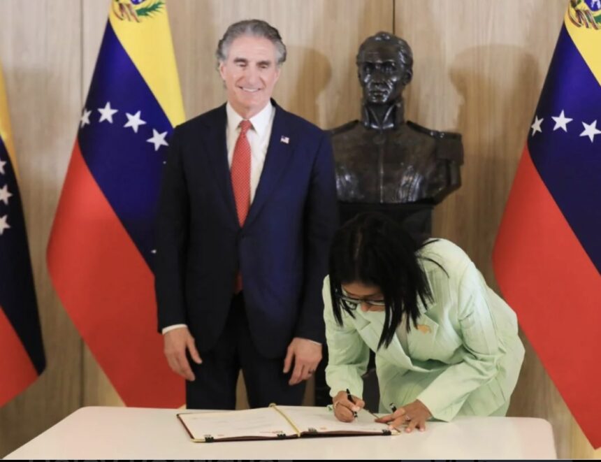 Venezuela firma acuerdos energéticos con EE.UU. y petroleras