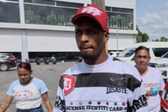 Joven se entrega de manera voluntaria al DICRIM en San Francisco de Macorís tras ser vinculado a presunta red delictiva