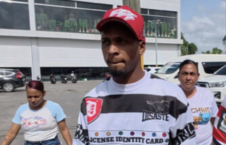 Joven se entrega de manera voluntaria al DICRIM en San Francisco de Macorís tras ser vinculado a presunta red delictiva