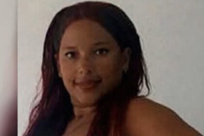 Una discusión terminó en tragedia: mujer mata a otra a cuchilladas en Villa Altagracia