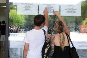 Histórica caída de España en el informe PISA: los alumnos empeoran en ciencias y lectura