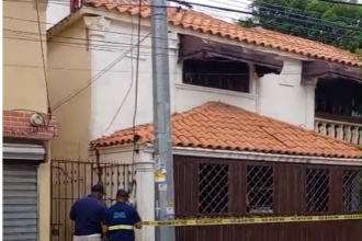 Policía Científica llega a residencia de Julián Oro Duro tras ataque