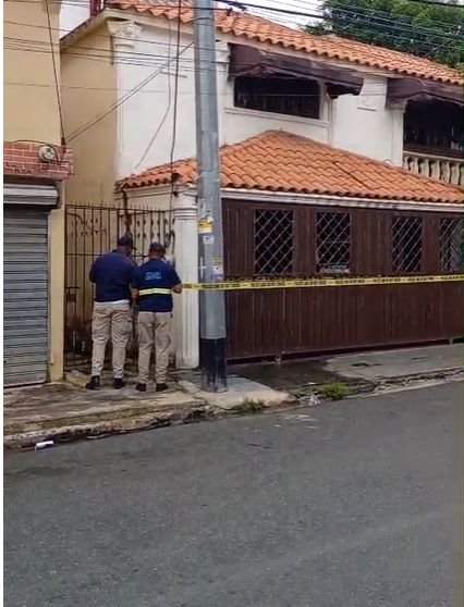 Policía Científica llega a residencia de Julián Oro Duro tras ataque