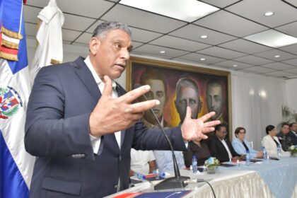 Chu Vásquez anuncia apoyo a Carolina Mejía en sus aspiraciones presidenciales