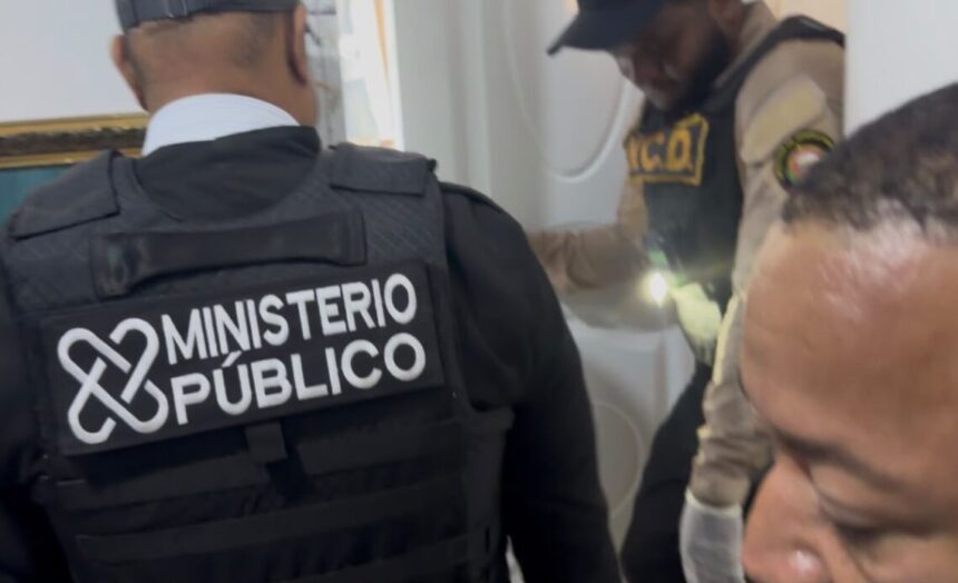 Cae presunta red de microtráfico en Boca Chica; ocupan drogas, dinero y un arma