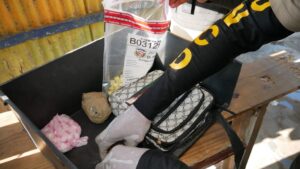 Cae presunta red de microtráfico en Boca Chica; ocupan drogas, dinero y un arma