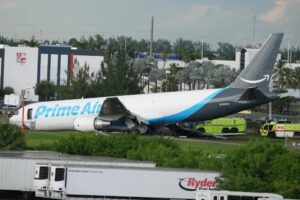 Cinco muertos tras accidente de avión de carga de Amazon en Miami