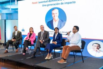 Abinader anuncia 300 becas para jóvenes dominicanos en Nueva York