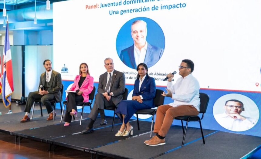 Abinader anuncia 300 becas para jóvenes dominicanos en Nueva York