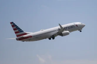 Desvían tres vuelos a Puerto Rico por accidente de avión en Miami