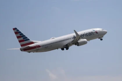Desvían tres vuelos a Puerto Rico por accidente de avión en Miami