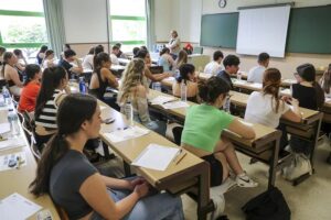 Histórica caída de España en el informe PISA: los alumnos empeoran en ciencias y lectura
