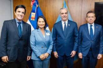 Abinader se reúne con Fujimori y plantea llevar a nuevos niveles las relaciones entre RD y Perú