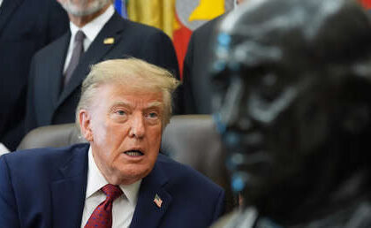Trump plantea sus dos opciones ante Irán: "Los volamos por los aires o hacemos un acuerdo"