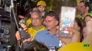 Pedro Sánchez adelanta las elecciones generales al 29 de noviembre 9 Flávio Bolsonaro tras su paso a balotaje como favorito: "Brasil quiere cambio"