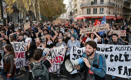Fuertes protestas de estudiantes arrasan Francia y se extienden a un país vecino (EN VIVO)