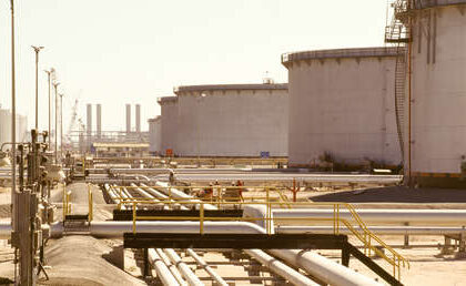 Oriente Medio arde, pero las petroleras no se van: ¿por qué siguen invirtiendo?